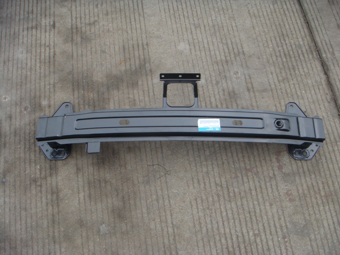 HY i20 12-front bumper support