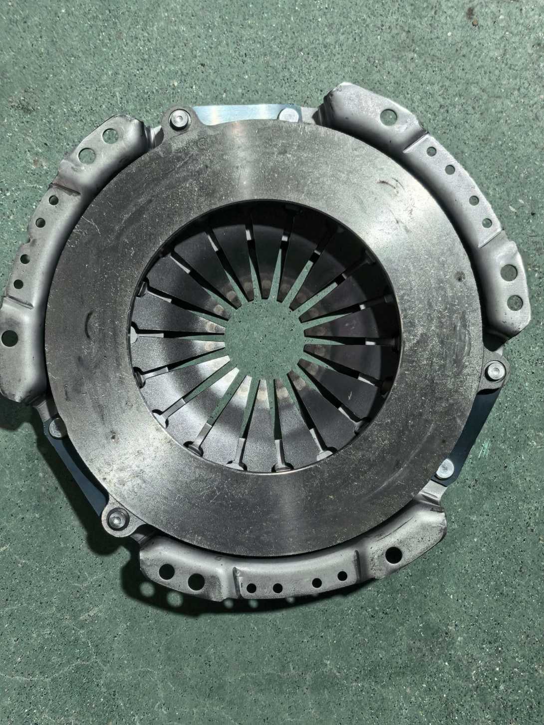 Clutch pressure plate