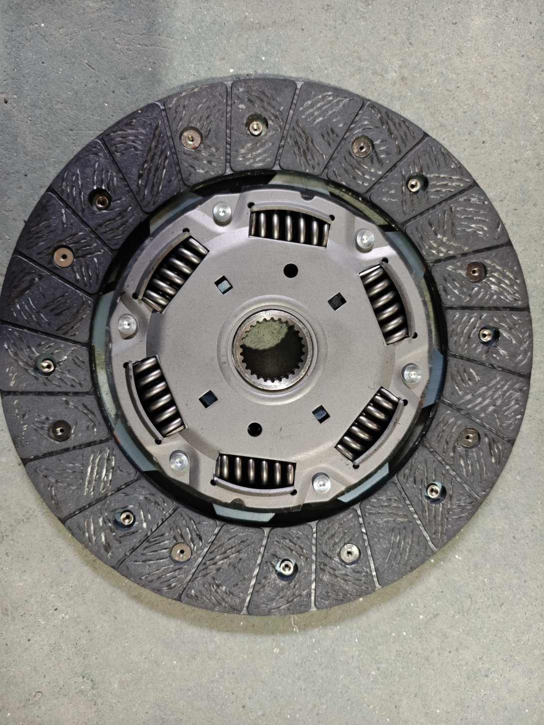 Mercedes-Benz clutch disc; Mercedes-Benz clutch plate