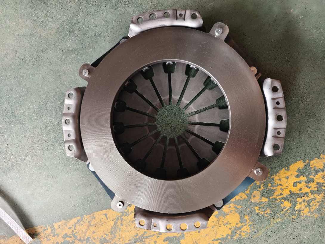 Truck clutch pressure plate