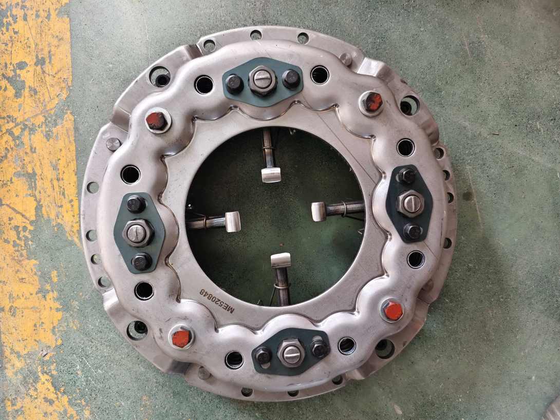 Truck clutch pressure plate
