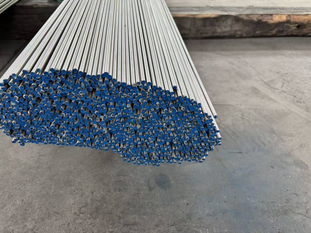 Valve steel and superalloy bars for internal combustion engines