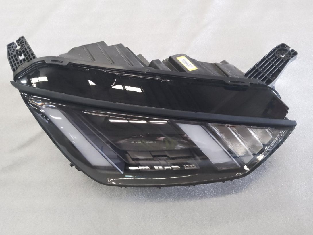 Left & Right Front Combination Lamp Assembly