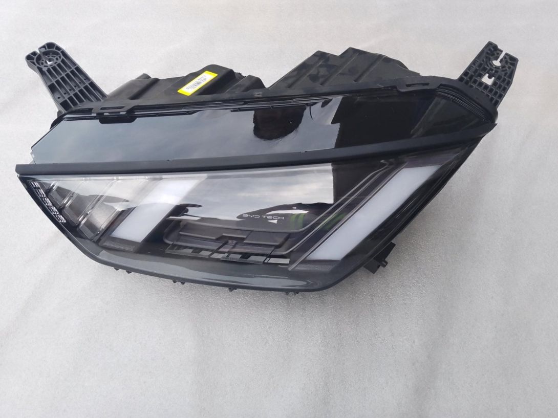 Left & Right Front Combination Lamp Assembly