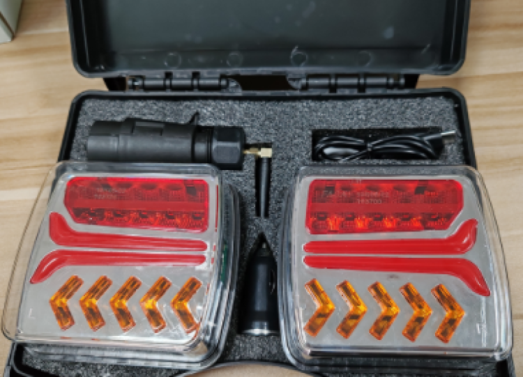 Wireless Trailer Tail Lights