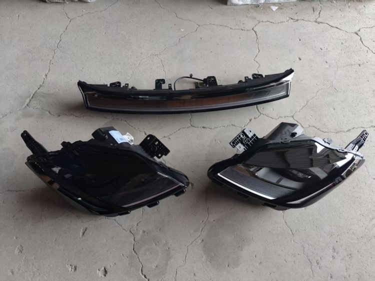 Extreme Fox T1 Headlight Assembly