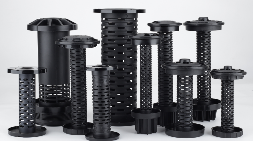 Filter plastic component