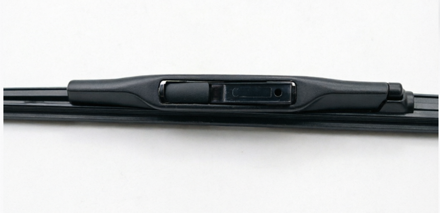 Hybrid wiper blade