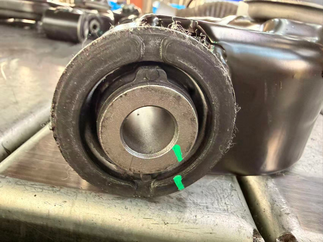 Lower suspension assembly